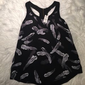 Express- Woman's Feather Print Sleeveless Blouse